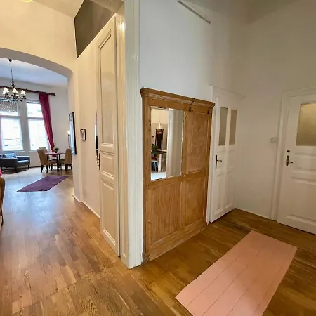 Appartement Iza Bella Classic Romantica Spacious 2br *